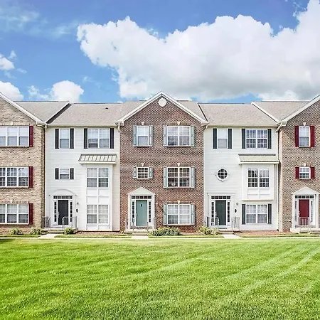 Comfortable Townhouse - Short Stroll To Notre Dame